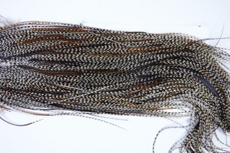 1833 Heritage Dry Fly Hackle, 1 Grade Rooster Saddle Grizzly Variant Ties Size 14-16