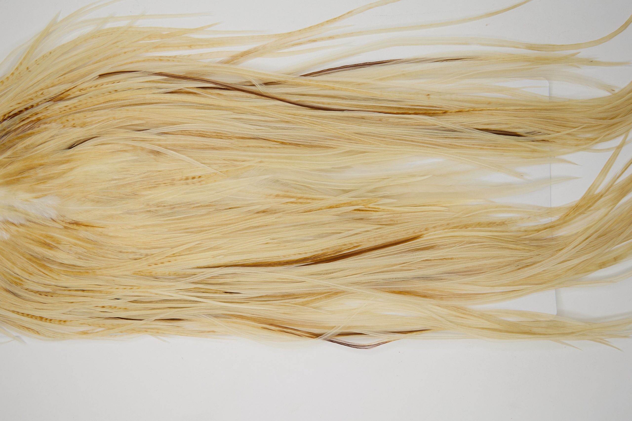 12100 Hebert Dry Fly Hackle Pro Grade Rooster Saddle Light Ginger Ties Size 12-16